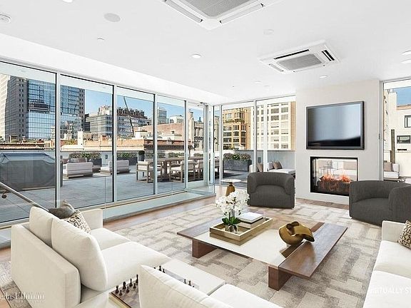 4th image of 44 N Moore St #Penthouse