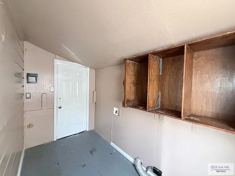 17 Midway Dr — Photo 6