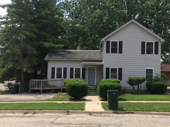 225 Edward St APT B, Fort Atkinson, WI 53538