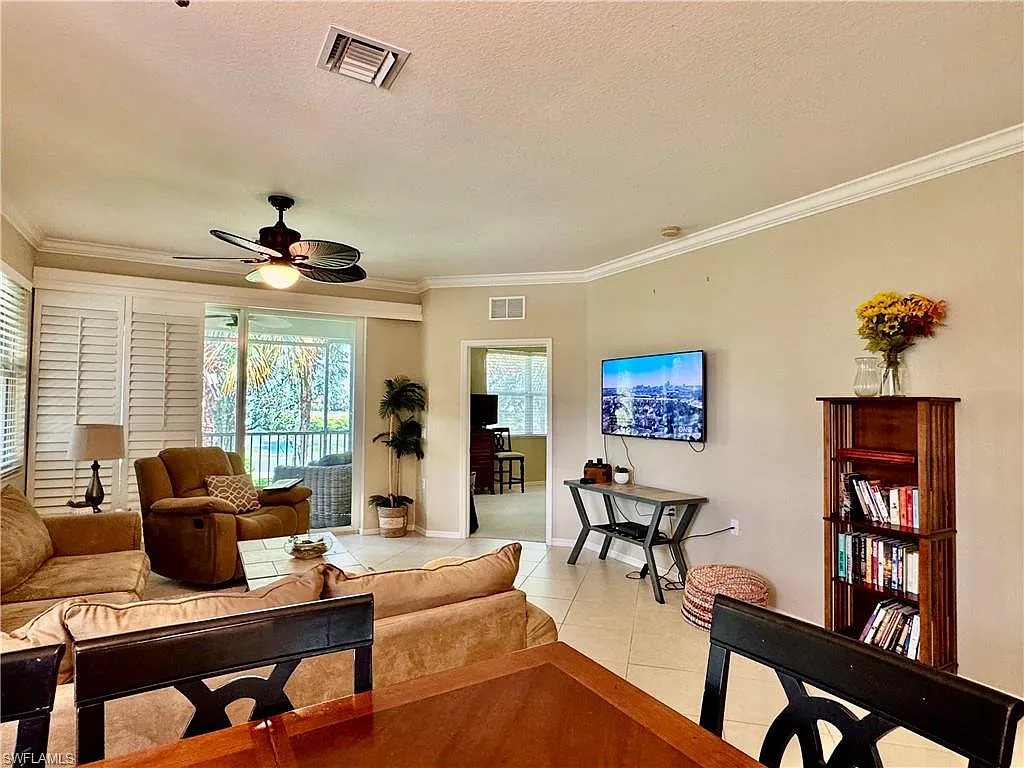 3 bed, 2.0 bath, 1725 sqft, $2,200 — Photo 3