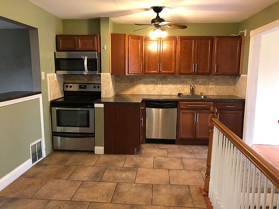4th image of 9839 Meadow View Dr