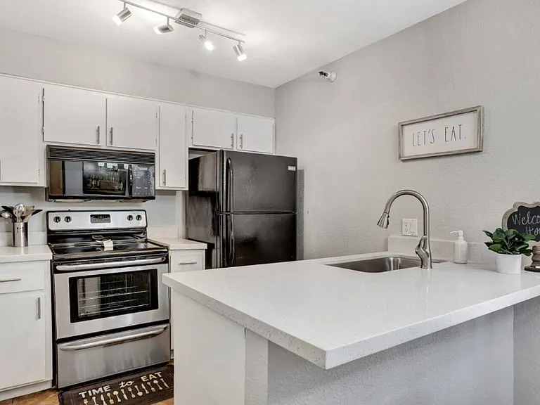 8020 E Thomas Rd — Photo 8