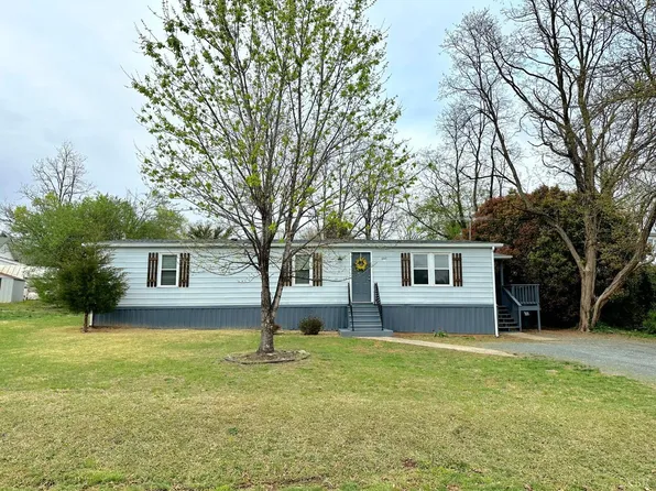 157 Phelps Rd, Madison Heights, VA 24572