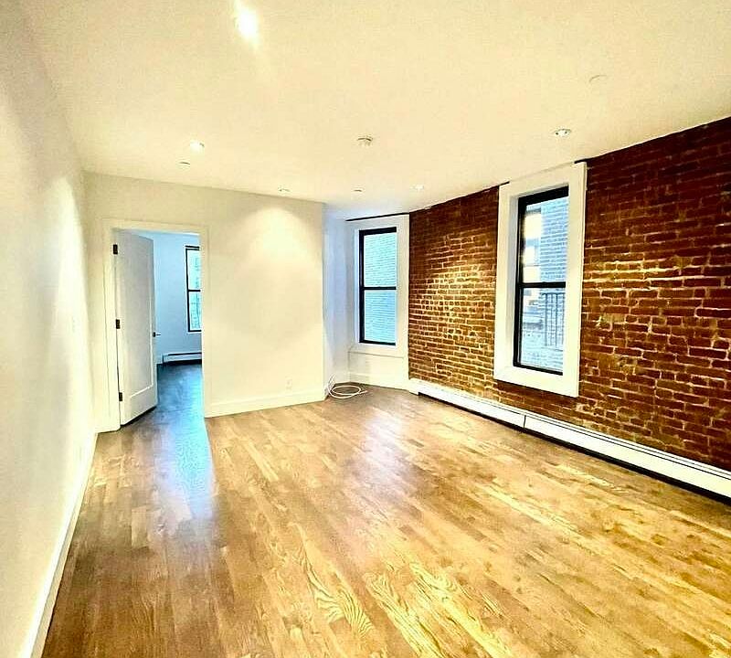 2nd image of 282 Manhattan Ave #5R
