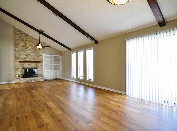 4th image of 2700 Normand Cir