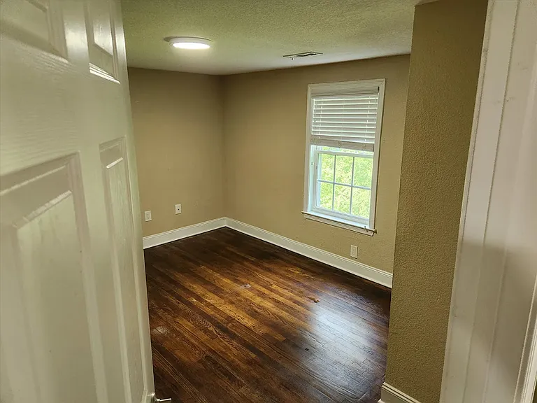578 Harrop Ln #4 — Photo 6