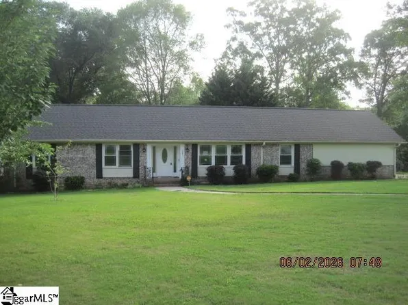 201 Confederate Cir, Taylors, SC 29687