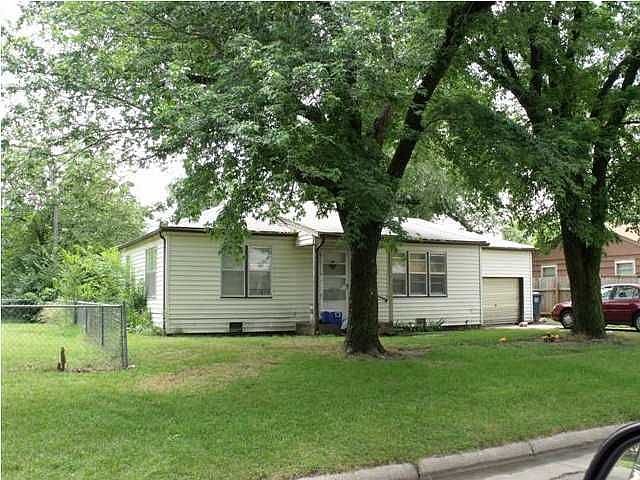 1st image of 807 W 20th Ave