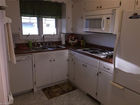 2nd image of 406 4th St NW