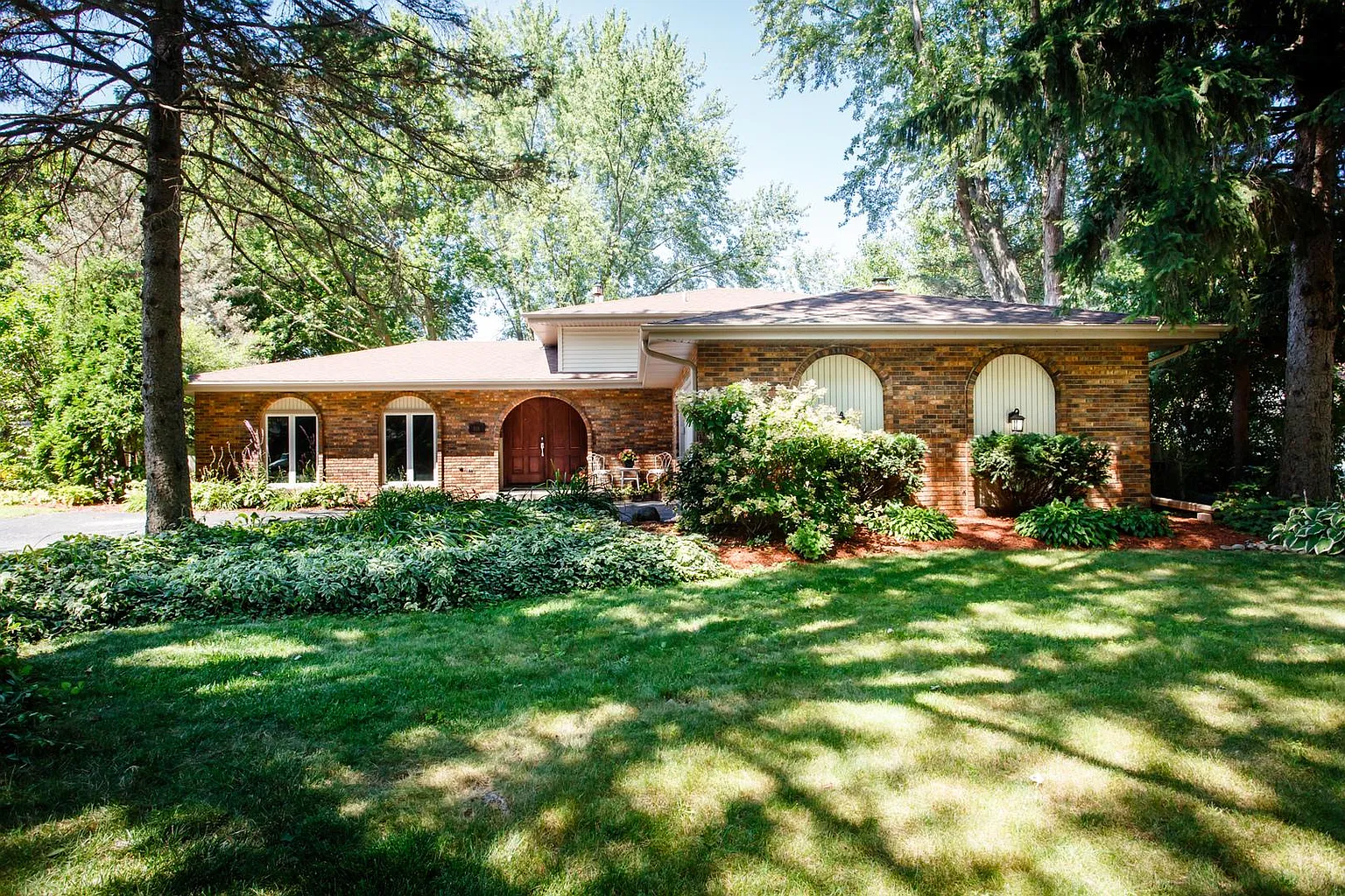 918 Bedford Ln photo 1