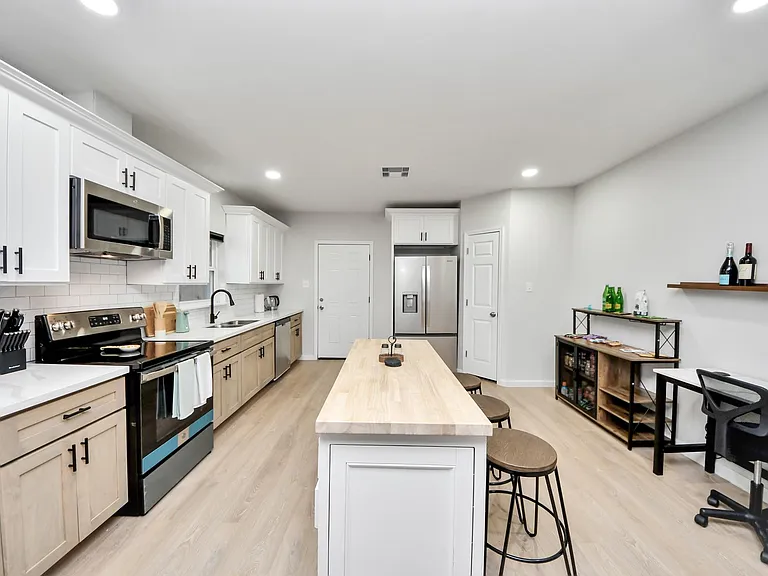 2811 Winbern St — Photo 16
