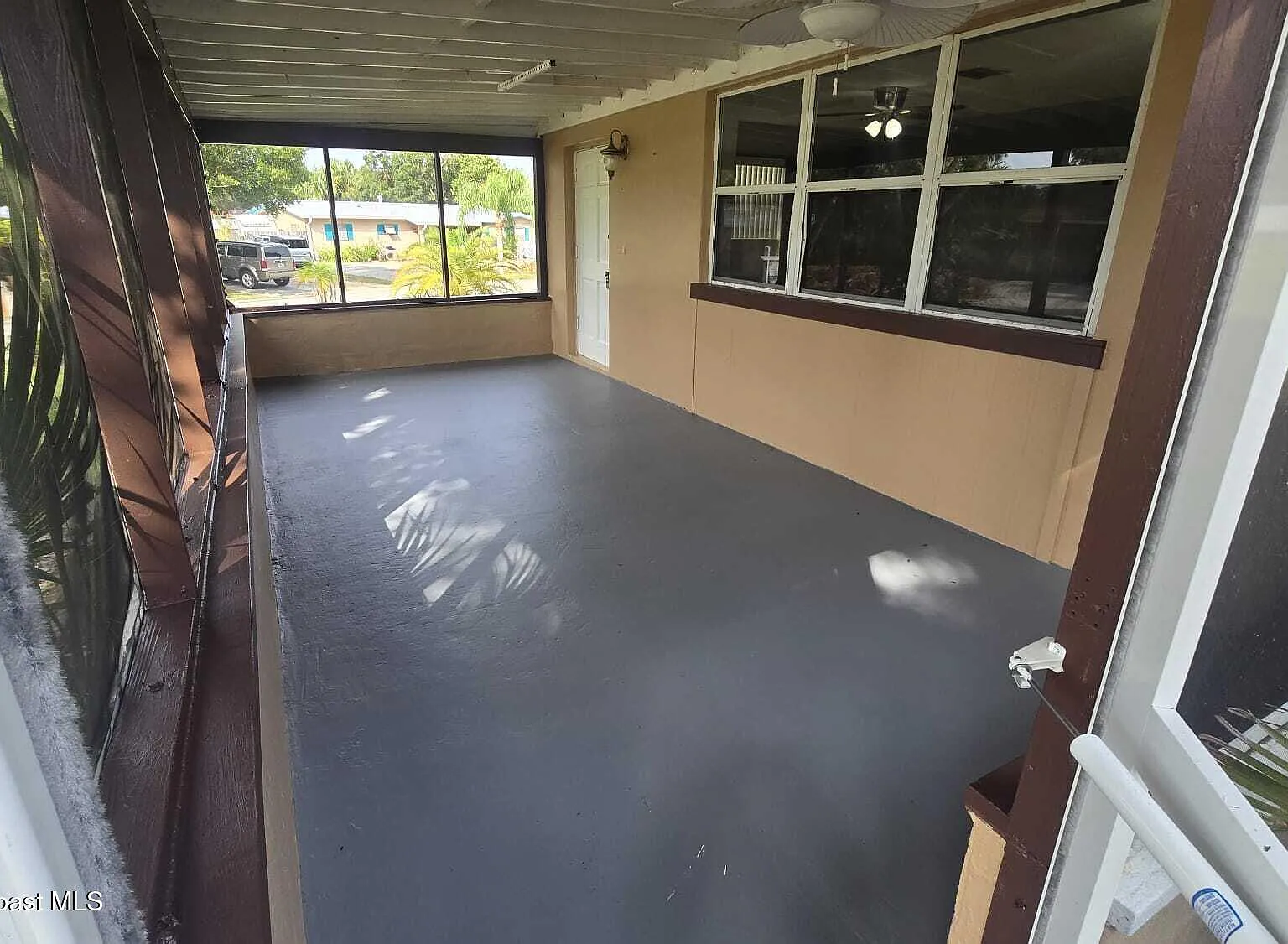 3 bed, 1.0 bath, 912 sqft, $1,800 — Photo 3