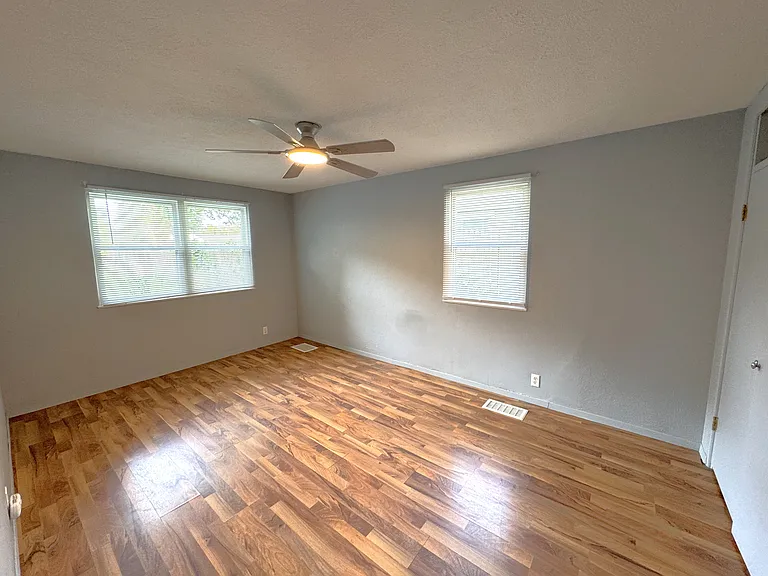 1251 E Colfax Ave — Photo 8