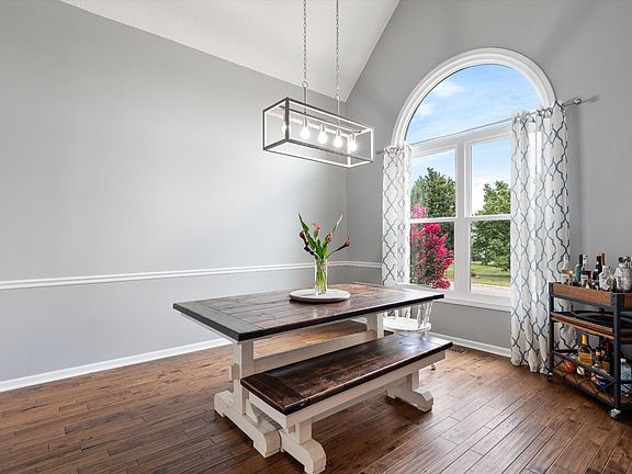 5th image of 3264 Colchester Cir