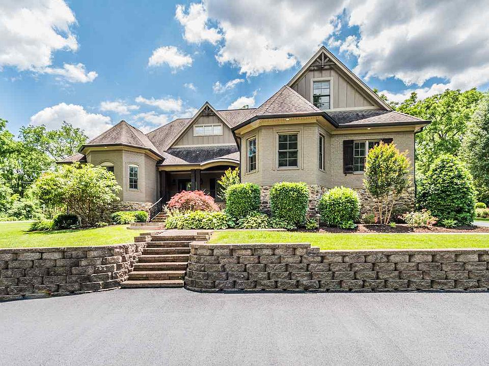 1st image of 2096 Quail Run Dr