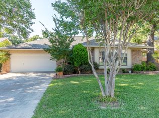 5925 Walden Trl, Arlington, TX 76016