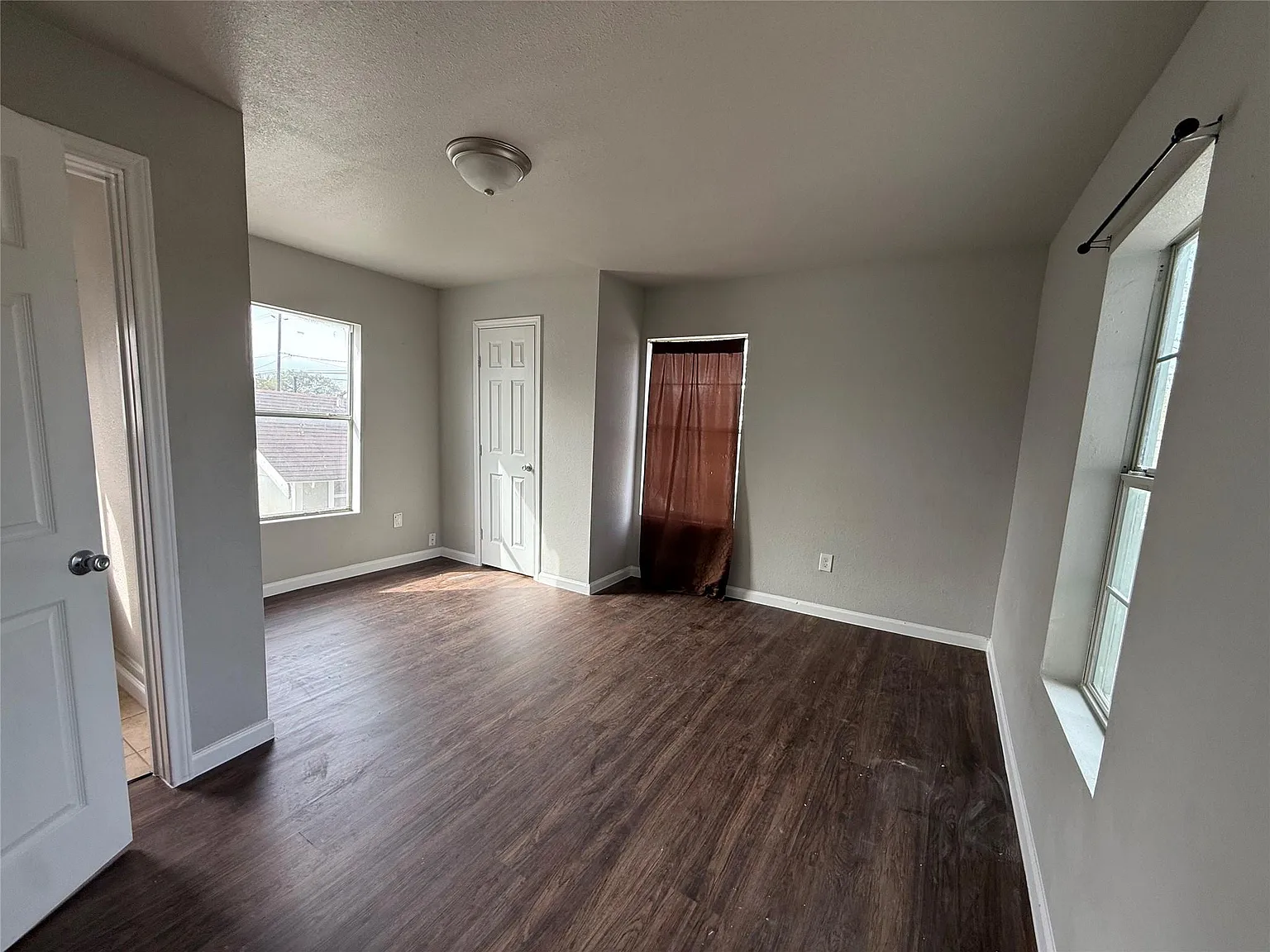 1 bed, 1.0 bath, 584 sqft, $1,200 — Photo 4