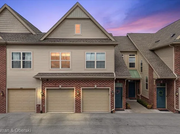 632 Pointe Dr, Walled Lake, MI 48390