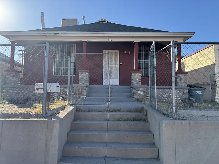 815 N San Marcial St — Photo 1