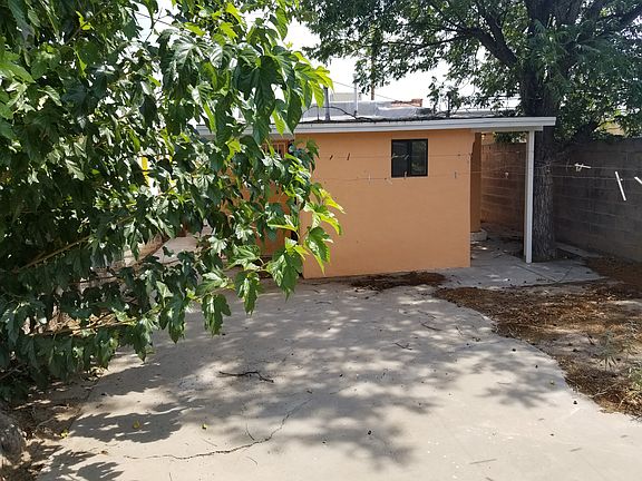 3rd image of 3125 E San Antonio Ave