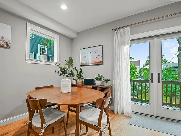 8 Greenleaf Ave #1 — Photo 18