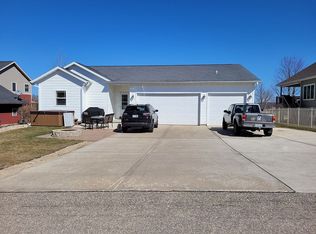 124 Fieldstone Dr, Lodi, WI 53555