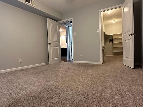 3rd image of 4940 Victor St #204
