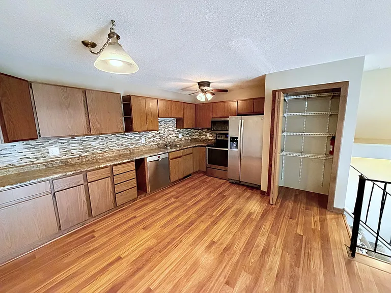 1707 Hallmark Ave N — Photo 7