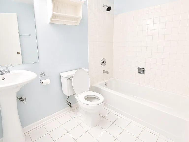 1721 Chesapeake Ln #2 — Photo 5