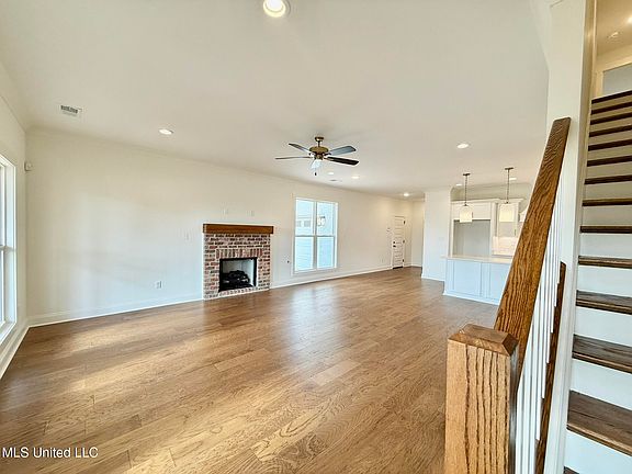 3rd image of 2544 Saint Charles Cv