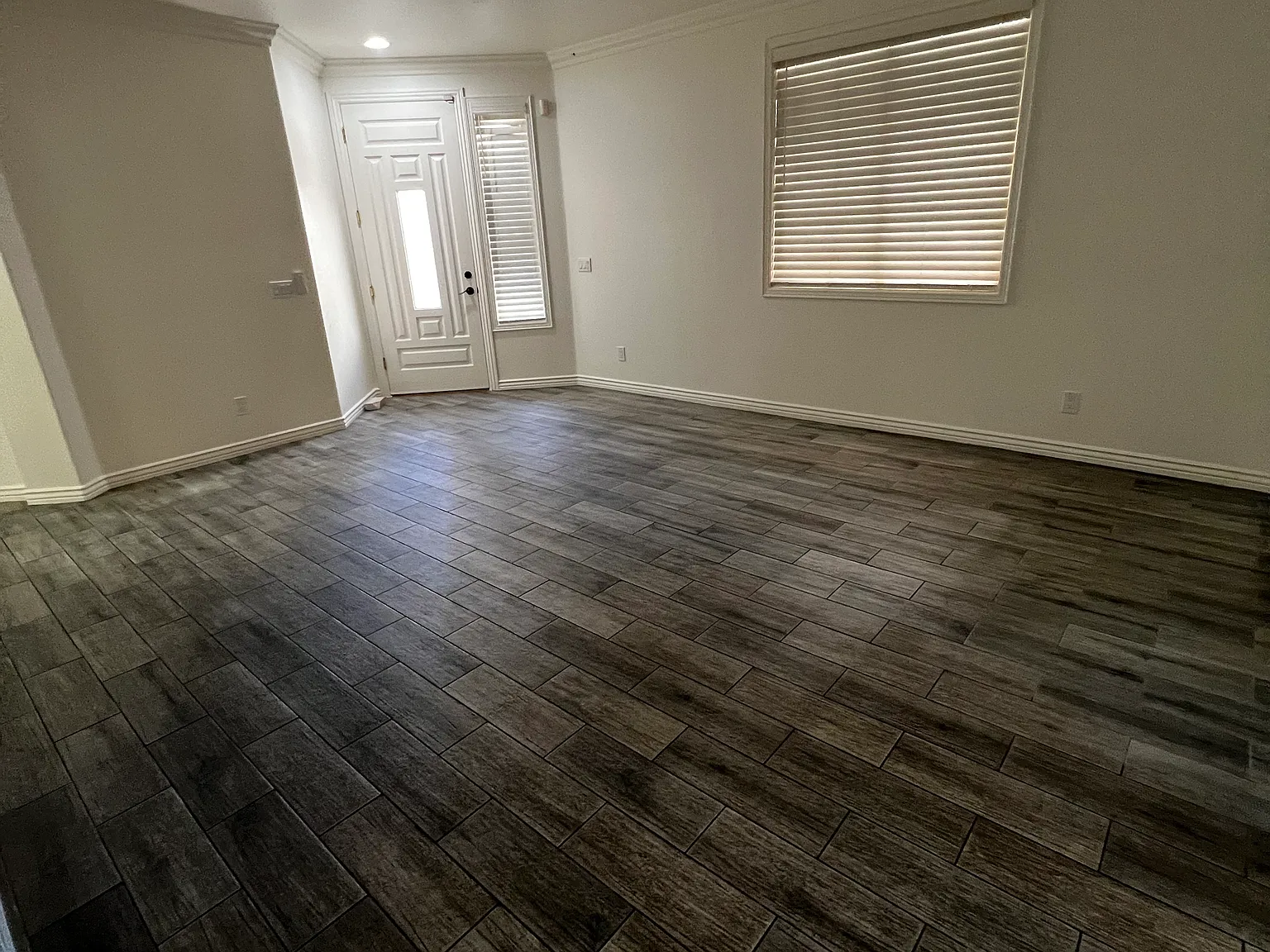 3 bed, 1427 sqft, $2,200 — Photo 3