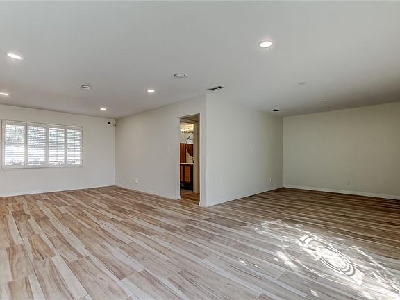 2nd image of 3936 E Eden Roc Cir