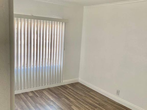 2nd image of 10701 Cedar Ave Space 27