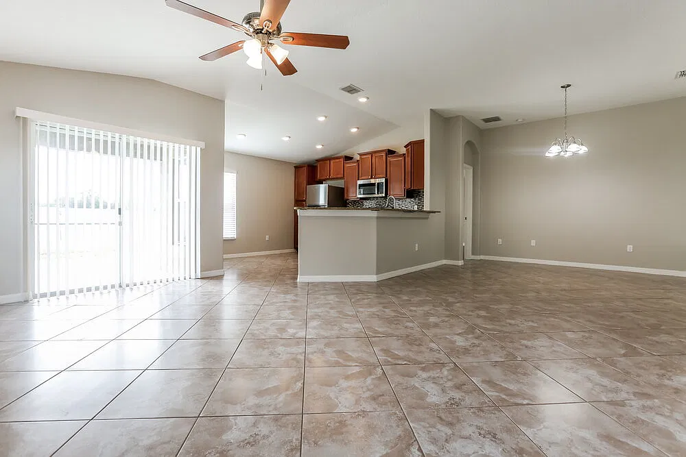 4 bed, 2.0 bath, 1749 sqft, $3,750 — Photo 3