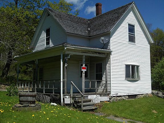 2nd image of 1025 Commercial Street