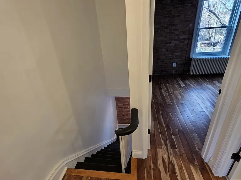 148 S Swan St #A — Photo 13
