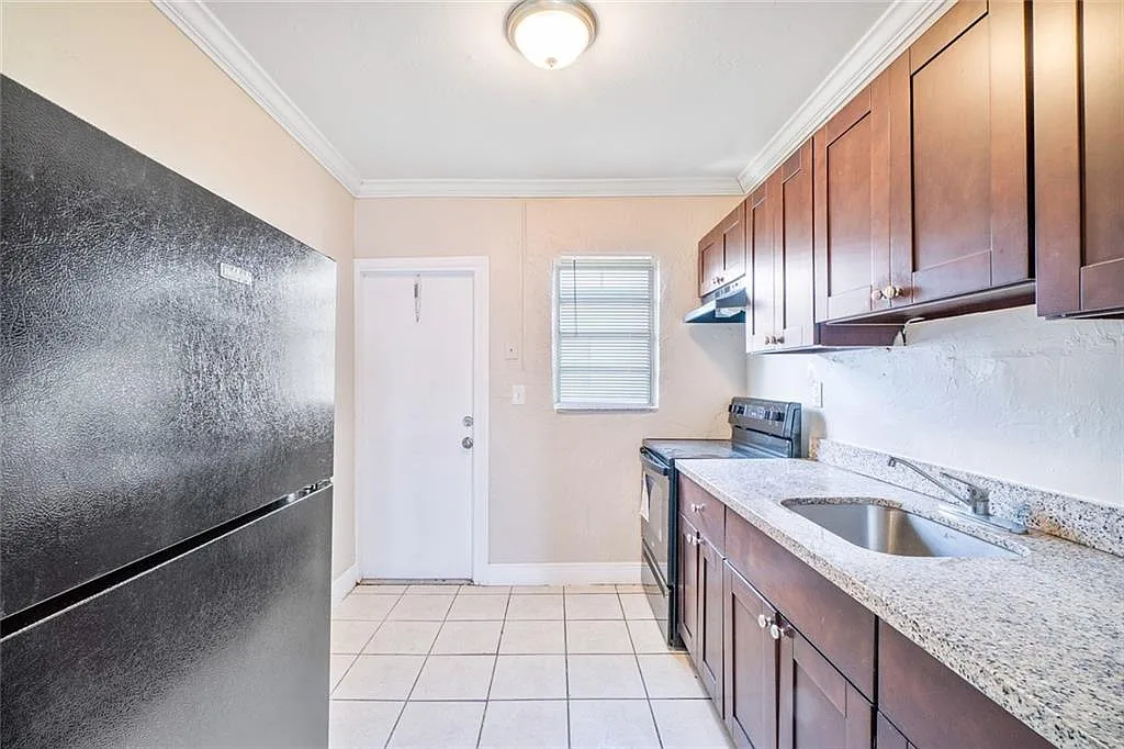 2 bed, 750 sqft, $1,595 — Photo 4