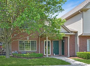 45520 Hidden View Ct, Utica, MI 48315