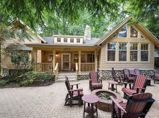 9242 Shady Ln, Lakeside, MI 49116