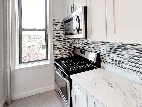 3rd image of 32-40 46th St #Top