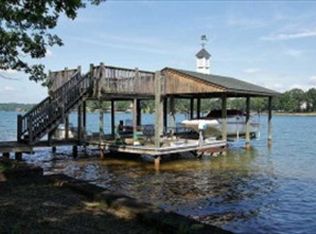 129 Gross Point Dr, Huddleston, VA 24104