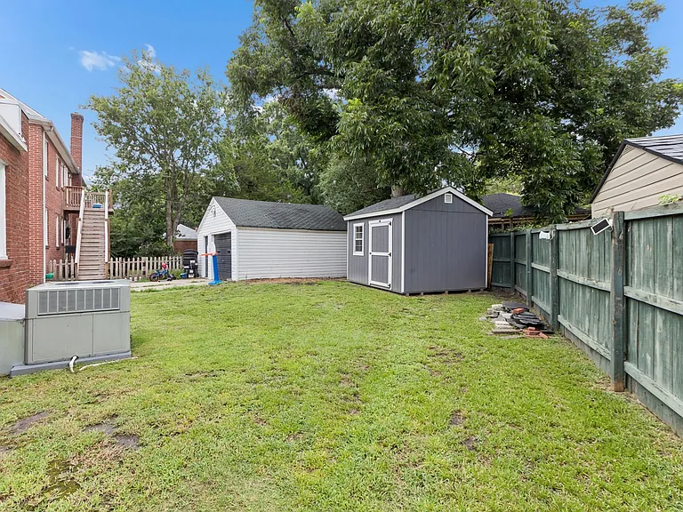 910 Baldwin Ave — Photo 40