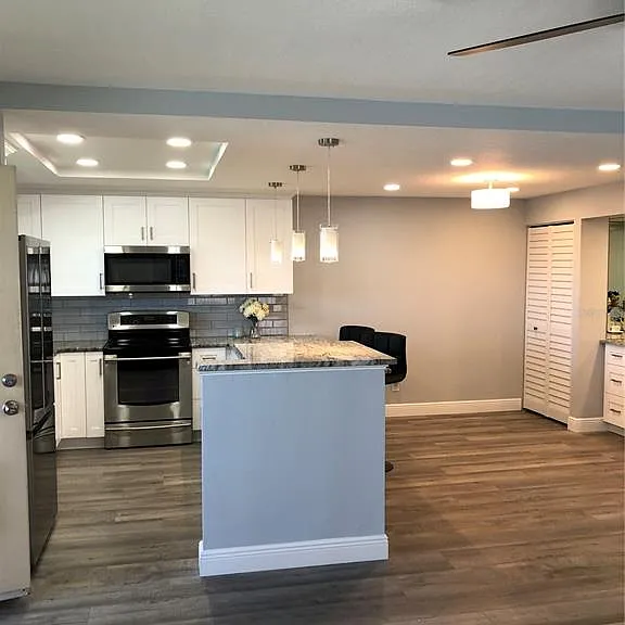 12500 Capri Cir N #401 — Photo 11