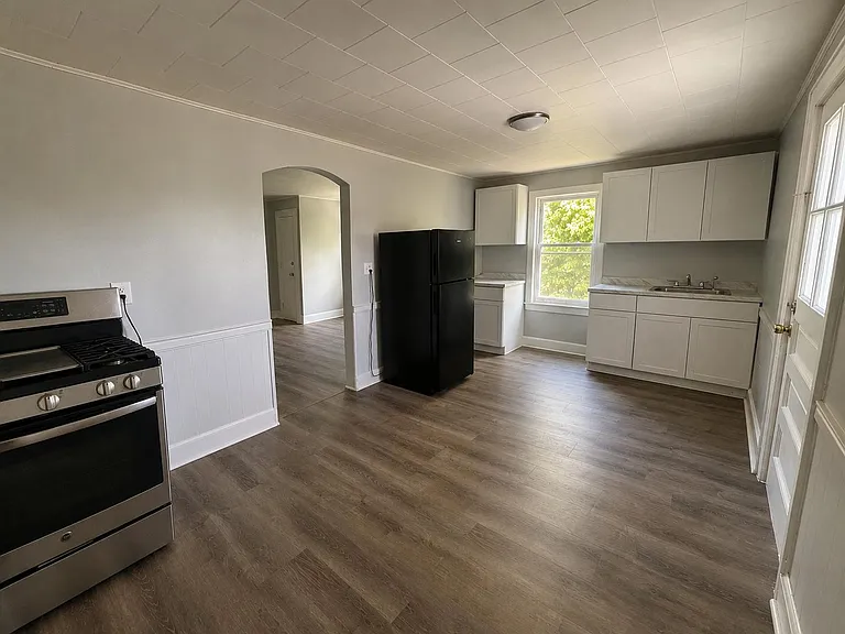 20 Pythian Ave #2L — Photo 2