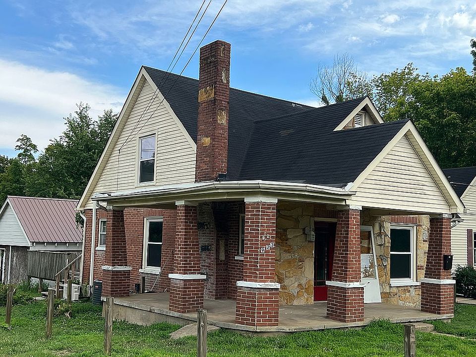 1st image of 923 Cumberland Dr