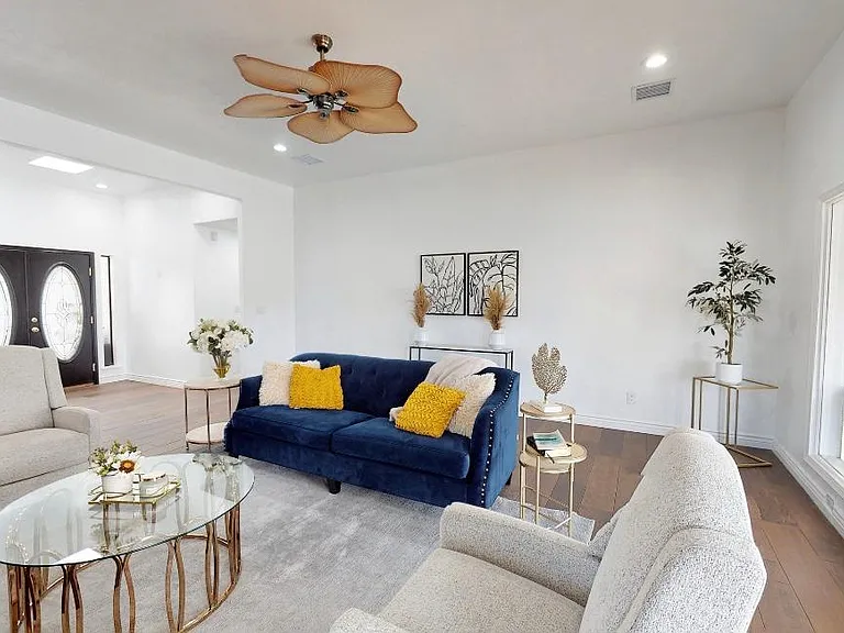 641 La Chapa Ave — Photo 5
