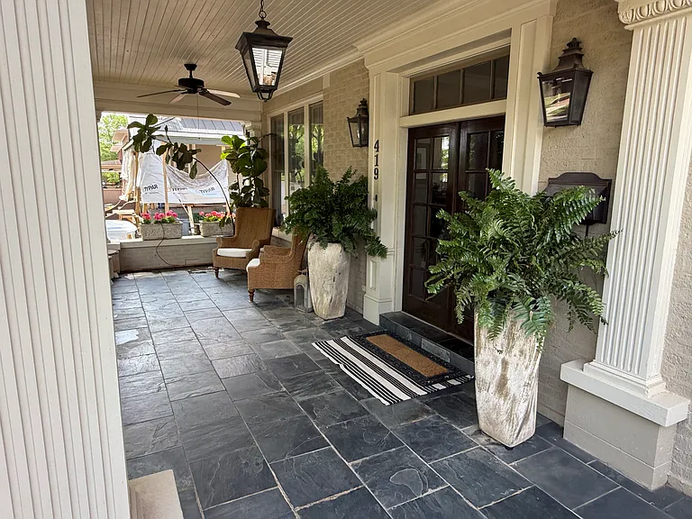 419 N Walnut St — Photo 2