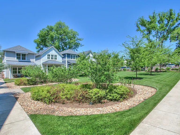 1125 Chester Ave #11 — Photo 44