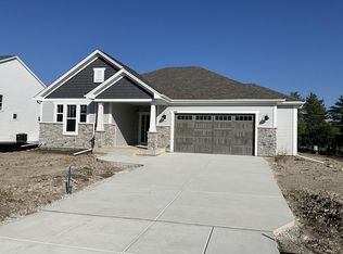 9628 S Bergamont Dr, Franklin, WI 53132