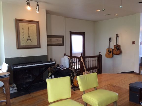 5th image of 1902 W Cortland St #19023